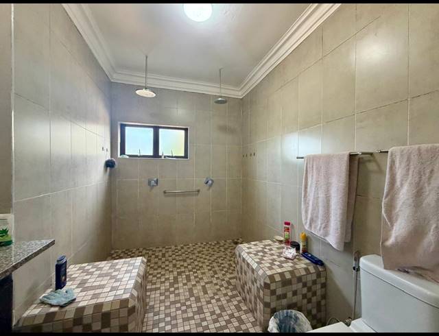 6 BEDROOM FREESTANDING FOR SALE IN MEER EN SEE
